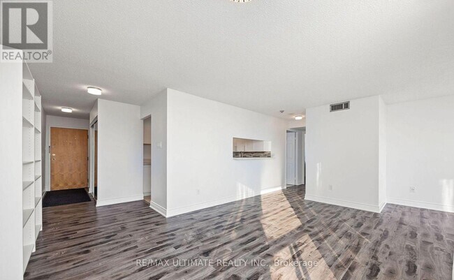 Building Photo - 3050 Ellesmere Rd