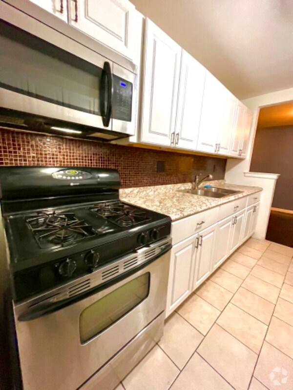 10465 Apartments under 2,800