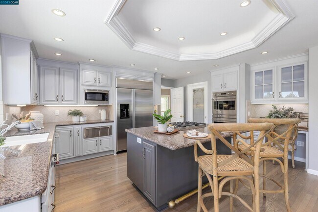 Building Photo - 676 Blue Spruce Dr