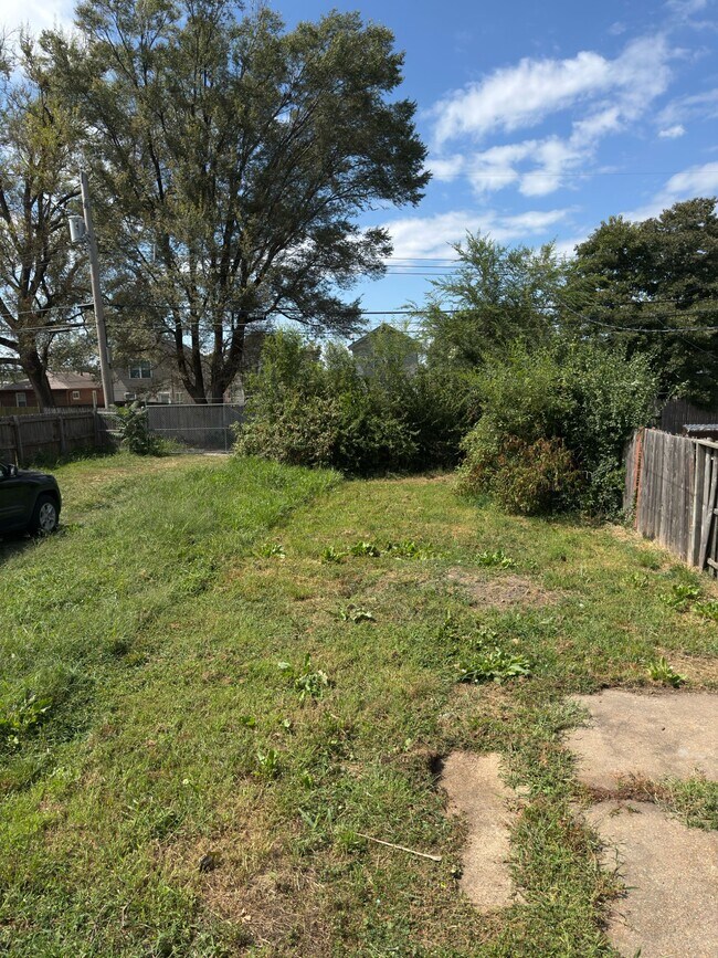 Foto del edificio - 7707 Vermont Ave