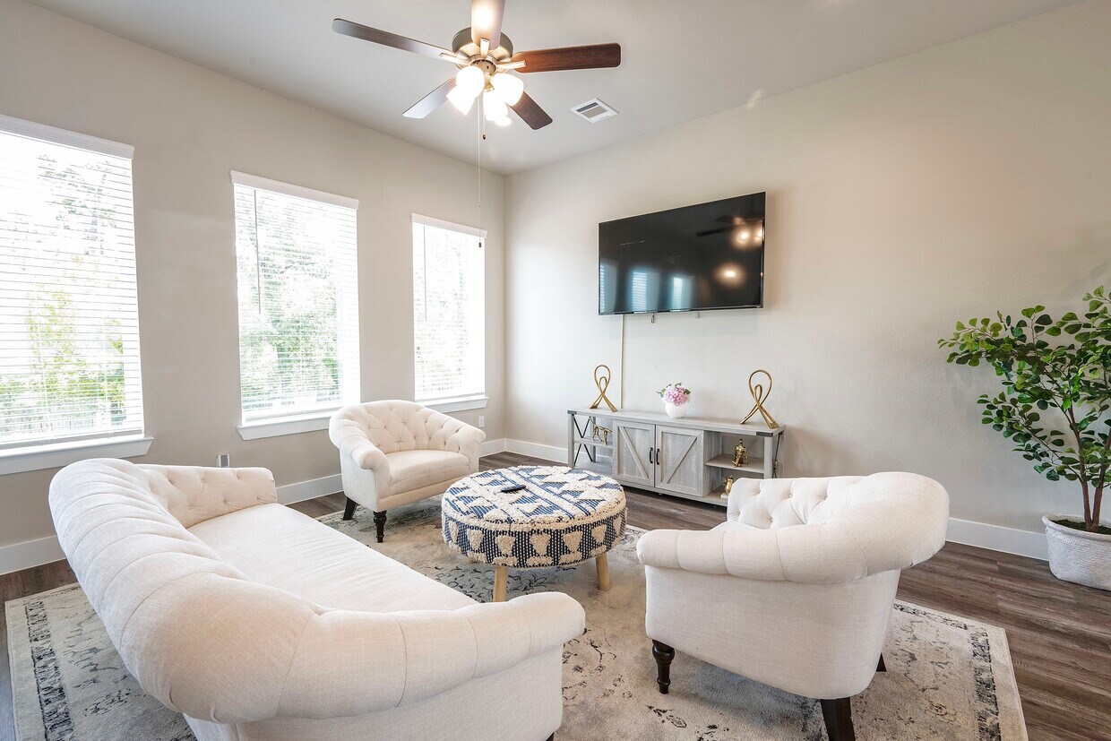 Foto principal - 1740 Cove Crescent Ct