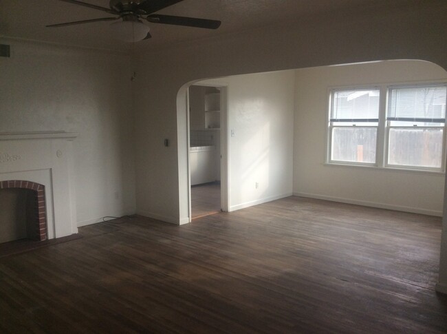 Building Photo - 426 Highland Dr