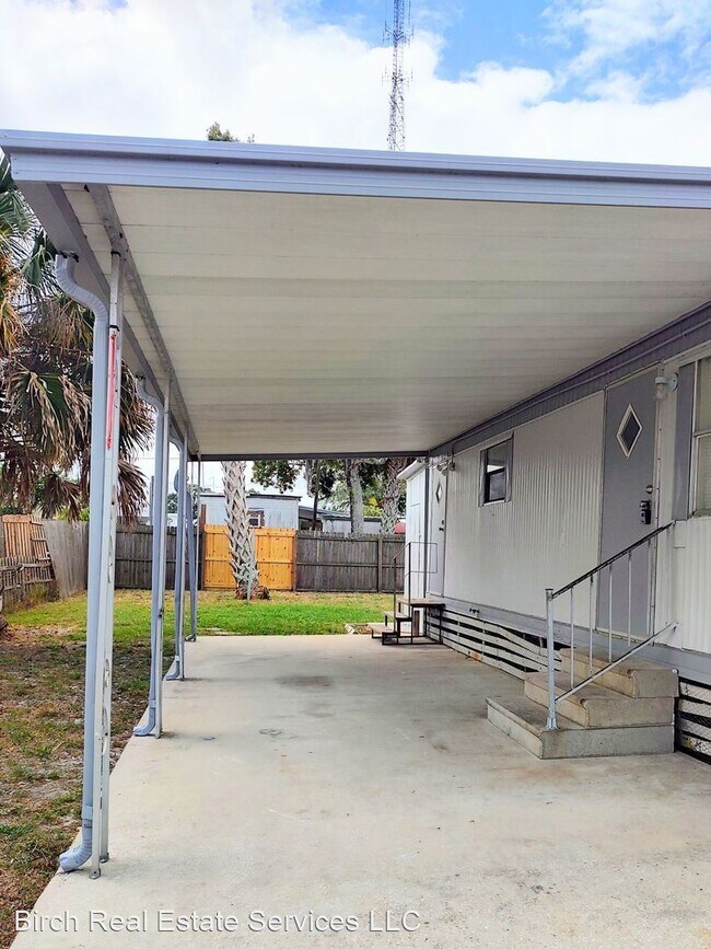 Building Photo - 1 br, 1 bath House - 7040 Commons Boulevard