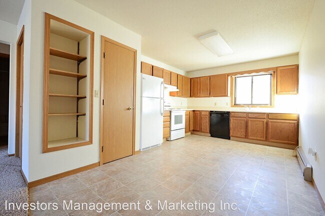 Building Photo - 723 28th Ave SW