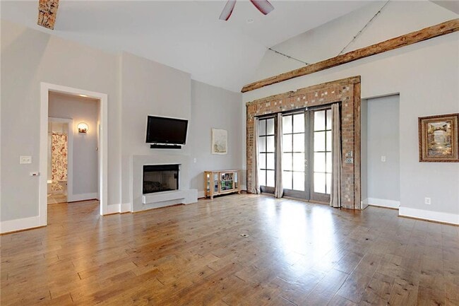 Building Photo - 2583 Mimms Ln