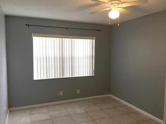 Building Photo - 9044 Pine Springs Dr