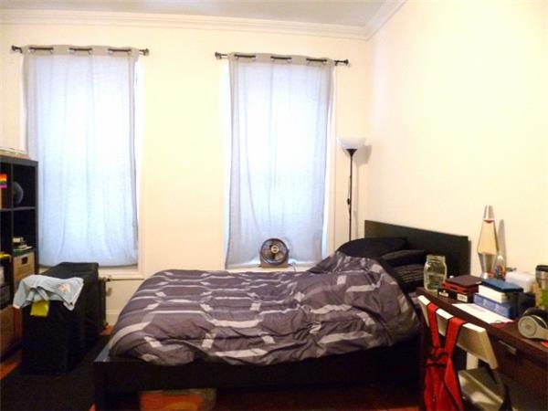 Foto del edificio - 160 E 107th St