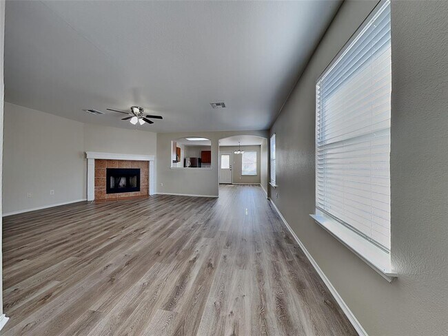 Foto del edificio - 228 Fall Creek Dr