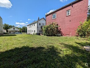 Building Photo - 50 Reservoir St