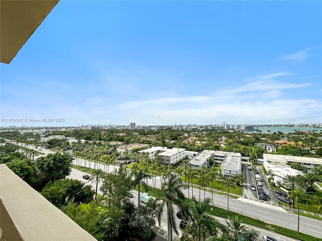 Foto del edificio - 10185 Collins Ave