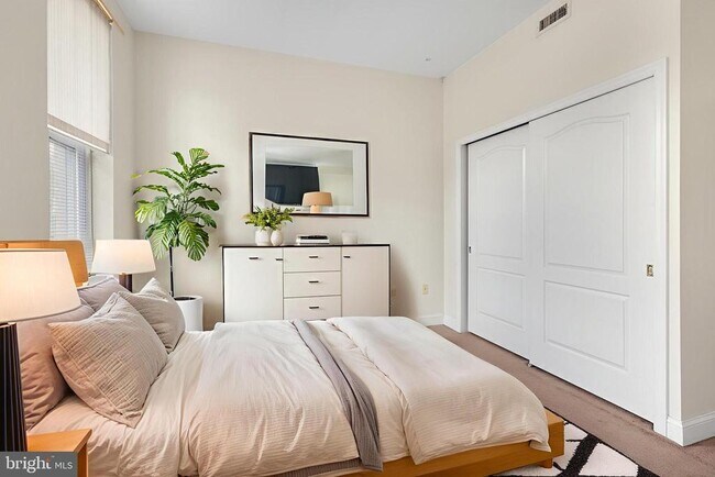 Foto del edificio - 4215 Ridge Ave