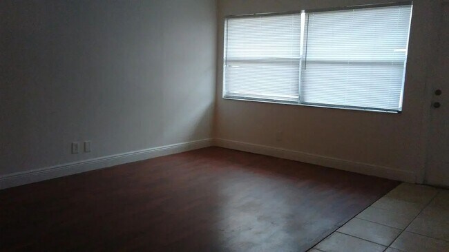 Foto del edificio - 5226 NW 24th Ct