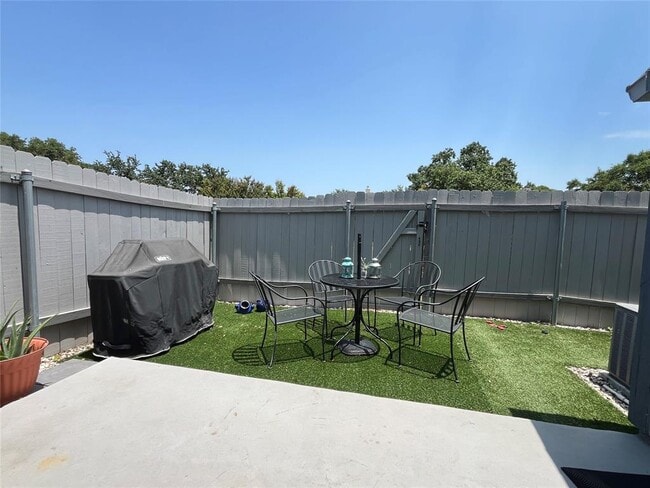 Building Photo - 1411 Gracy Farms Ln