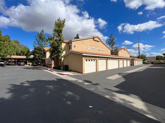 Building Photo - Upgraded Single Story First Floor Condo in...