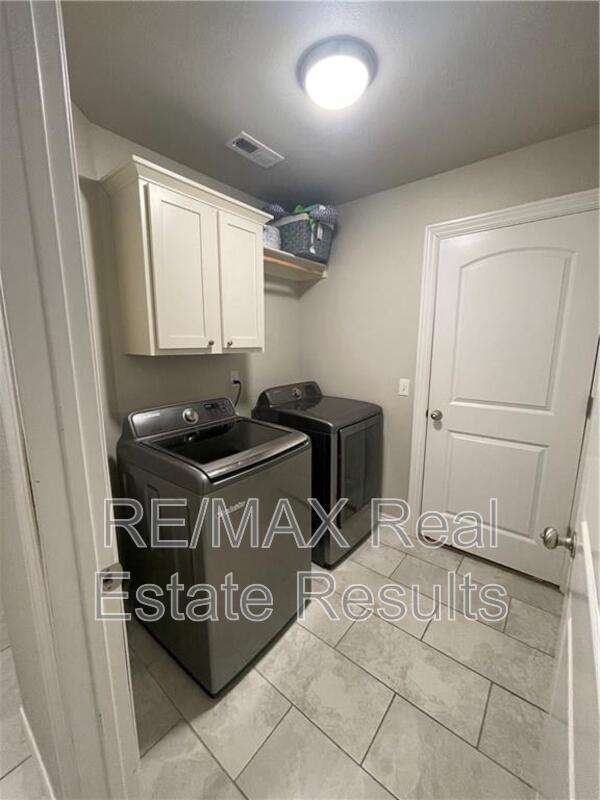 Foto del edificio - 905 SW Vangough Rd