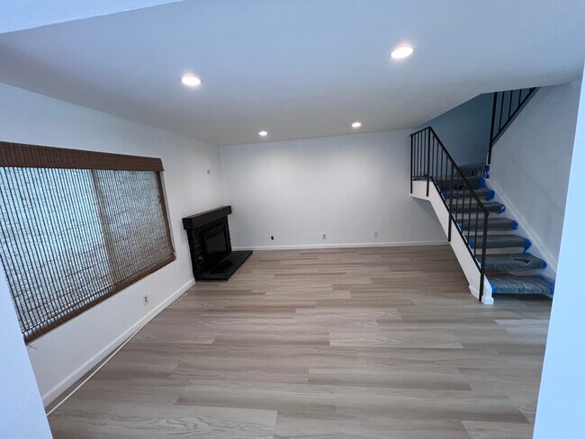 Building Photo - 449 Cannon Green Dr