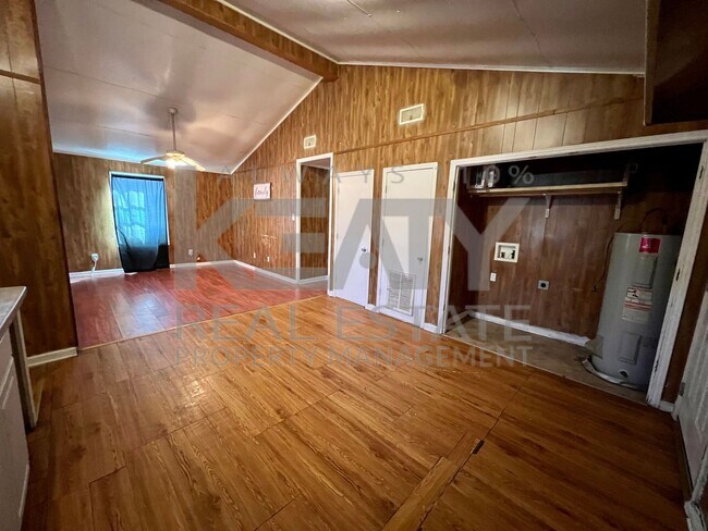 Building Photo - Three Bedroom Rental Home in Lafayette!