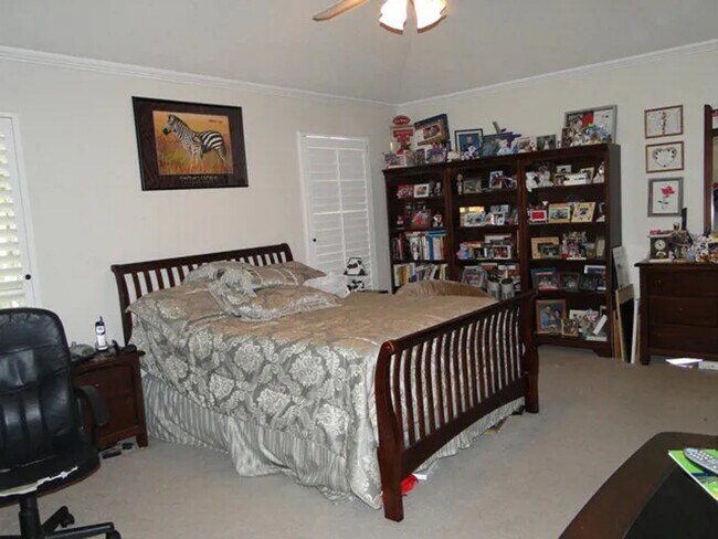 Foto del edificio - 4501 Rosewood Dr