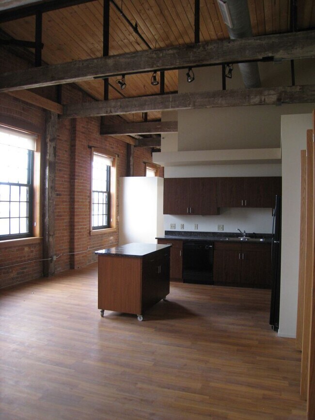 Foto del edificio - 2 Bed Loft Coming Soon