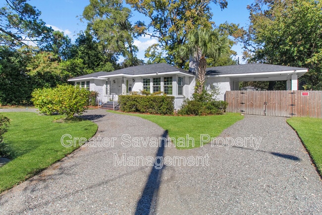 Building Photo - 712 Columbus Dr