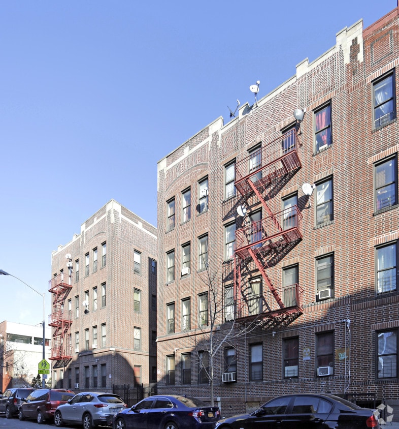 Building Photo - 3515 95th St