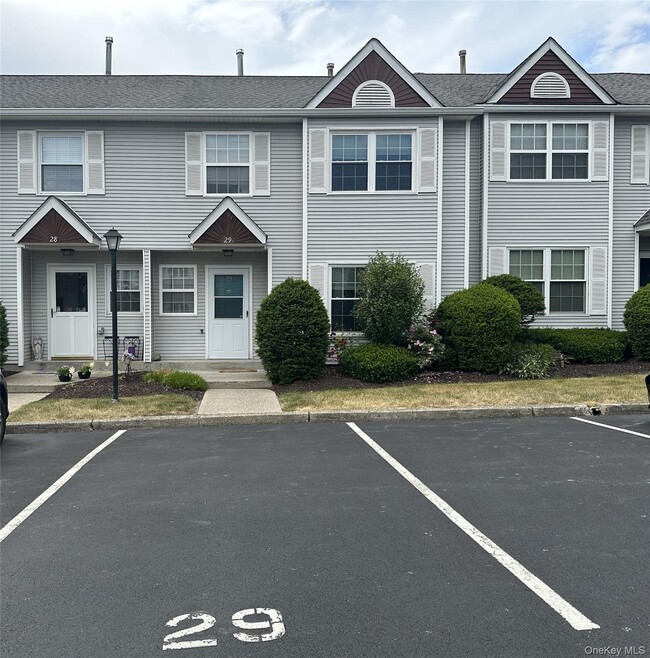 Building Photo - 256 Quassaick Ave