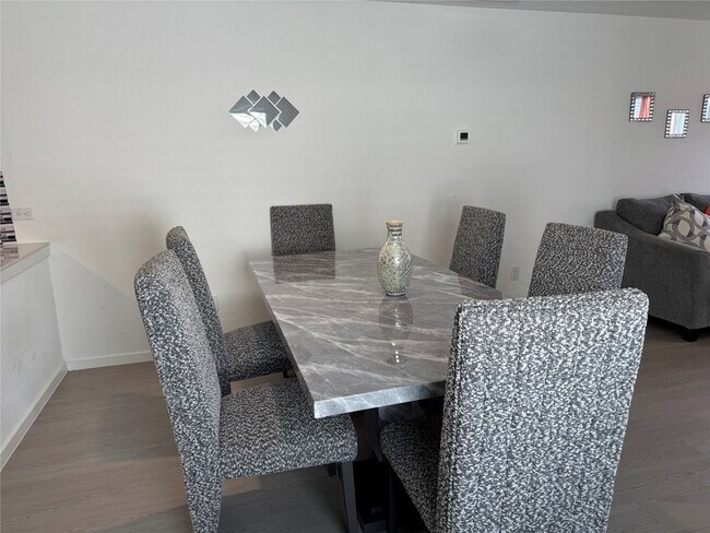 Foto del edificio - 3057 Ashbrook Ln