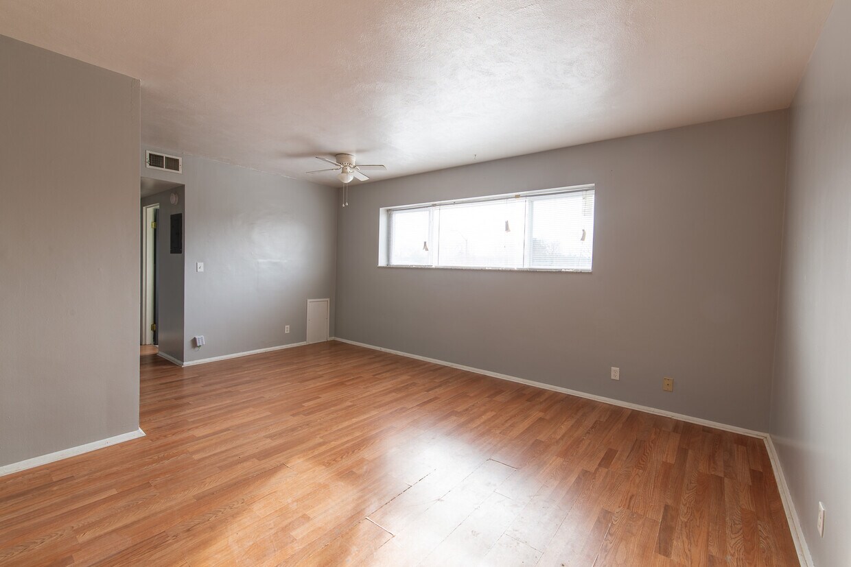 2414 Main St, Beech Grove, IN 46107 Apartments in Beech Grove, IN