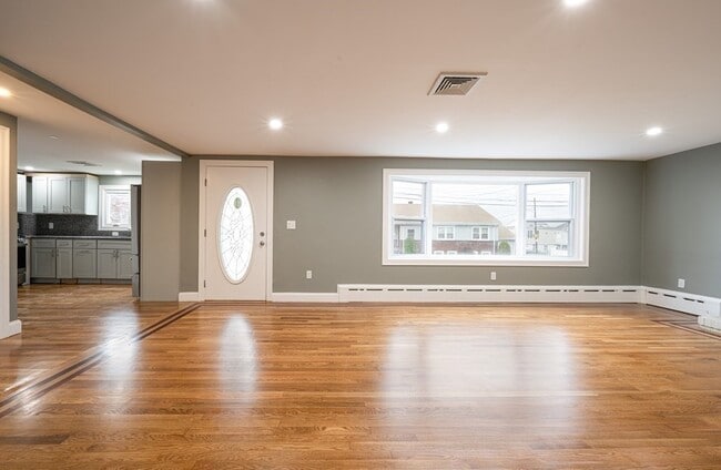 Building Photo - 49 Union St