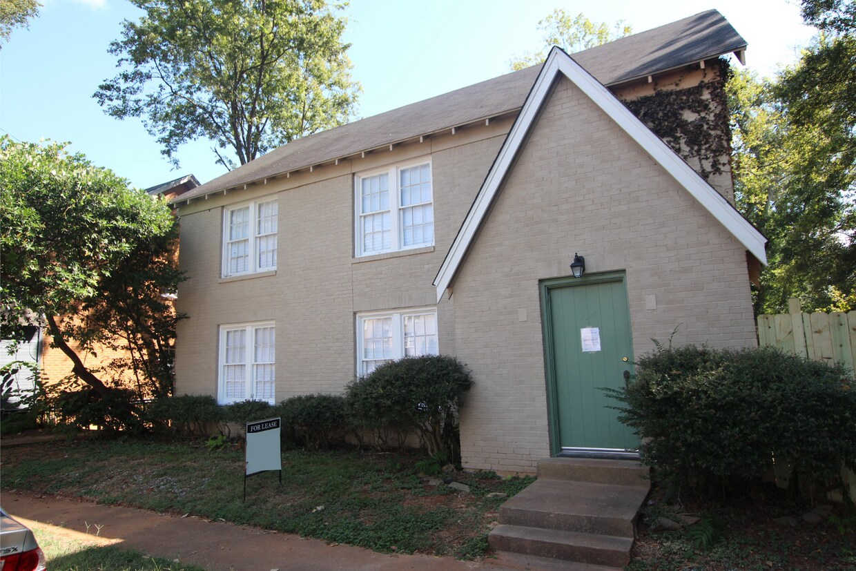 Foto principal - 134 Rowland Pl