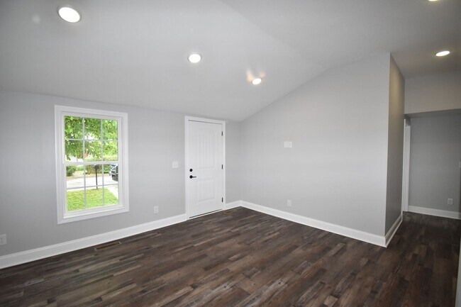 Foto del edificio - 2 Bedroom Home For Rent Near APSU!