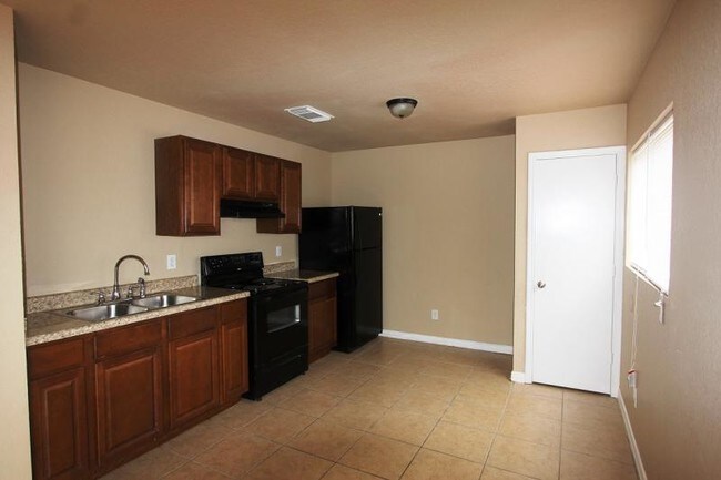 Building Photo - 10115 Redfish Cavern