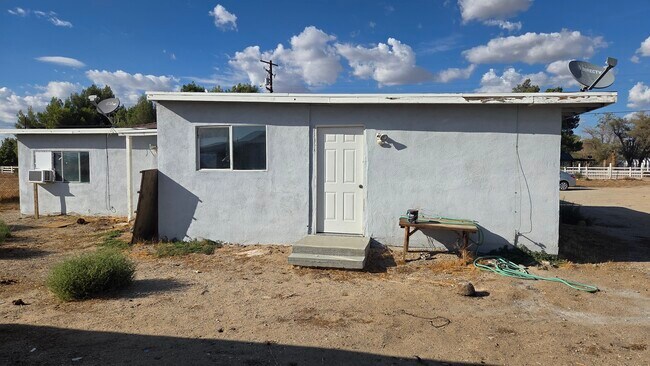 Building Photo - 8714 W Avenue E4