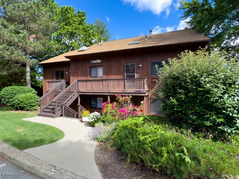 Primary Photo - 2 Alta Ct W