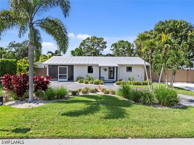 Foto del edificio - 2736 Riverview Dr