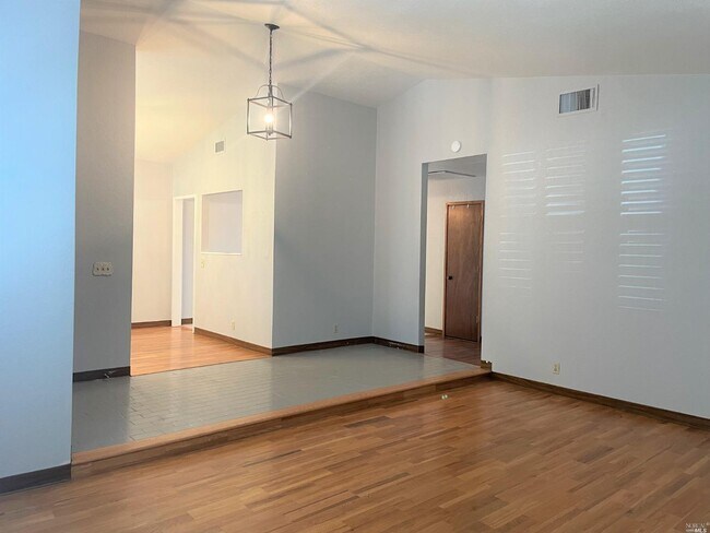 Foto del edificio - 207 Quietwood Dr