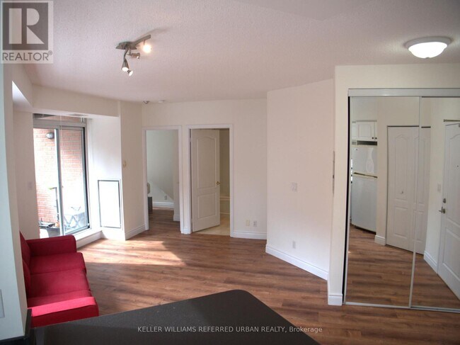 Photo du bâtiment - 20 Collier St