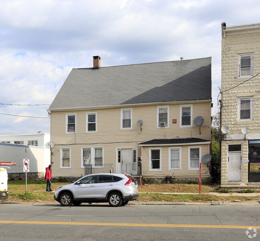 Primary Photo - Bldg 2