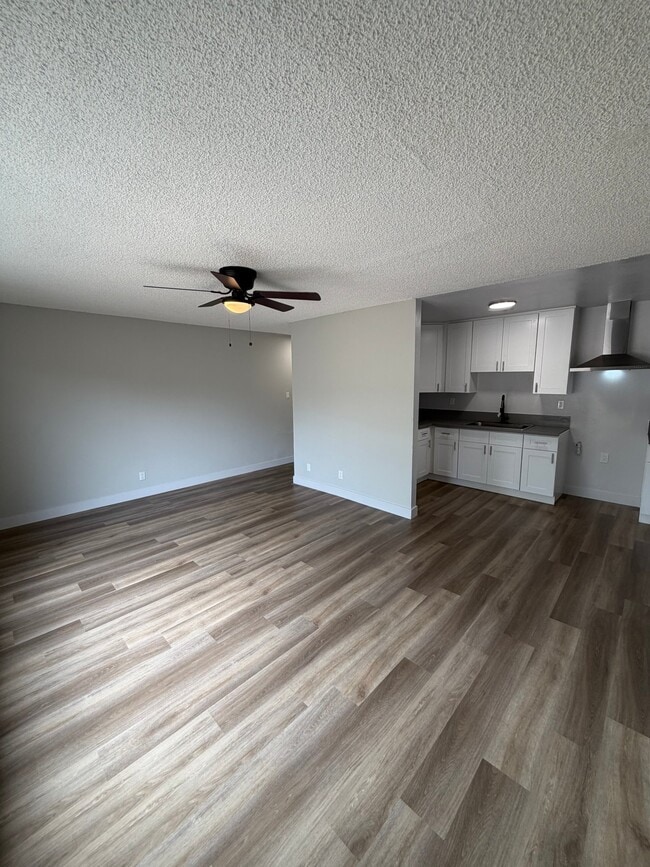 Photo - 1207 W 39th Pl Apartment