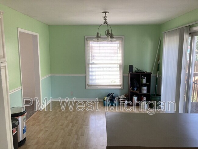 Foto del edificio - 1013 Worcester Dr NE