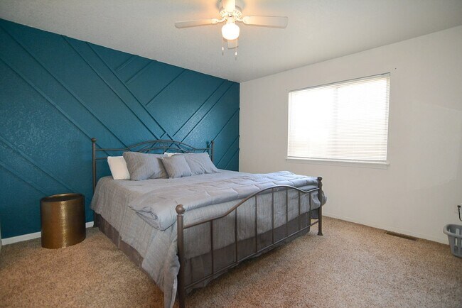 Building Photo - 1300 Christy Dr