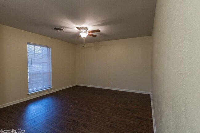 Building Photo - 29 Rosewood Dr
