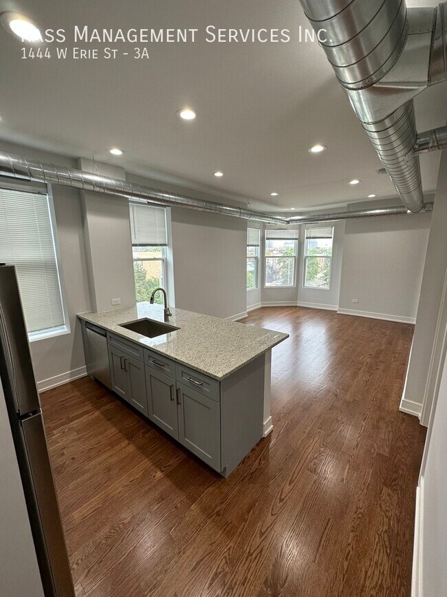Foto del edificio - 1444 W Erie St