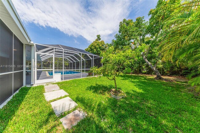 Foto del edificio - 8825 SW 151st St