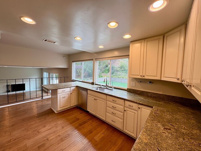 Building Photo - Beautiful Del Mar Home