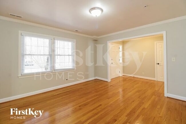 Foto del edificio - 4438 Driftwood Dr