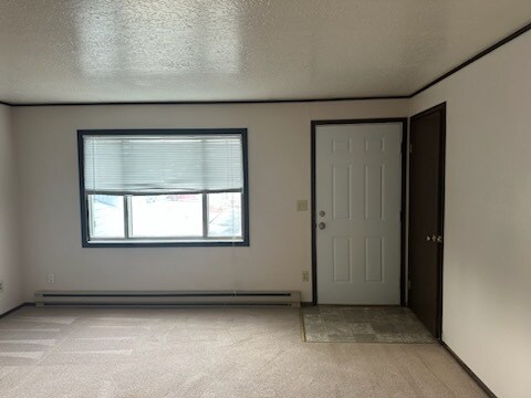 Foto del edificio - 713 Miller Ct