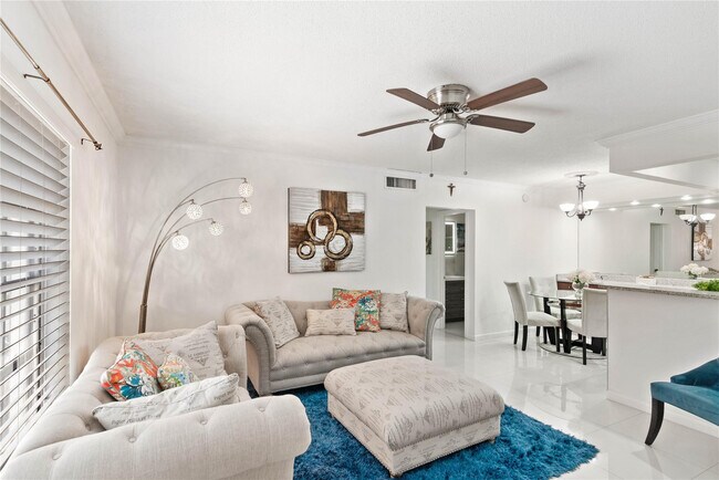 Foto del edificio - 2151 NE 68th St