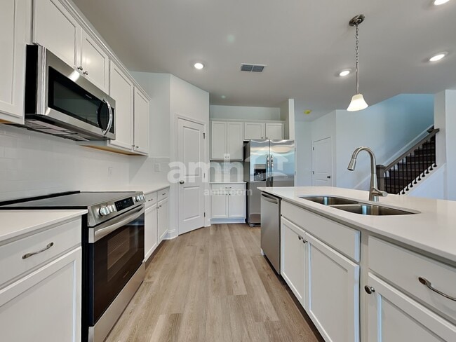 Building Photo - 220 Argea Dr