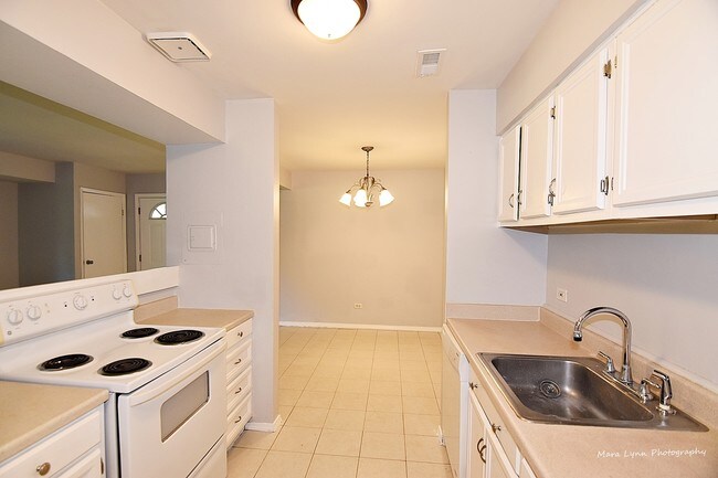 Foto del edificio - 1400 N Glen Cir